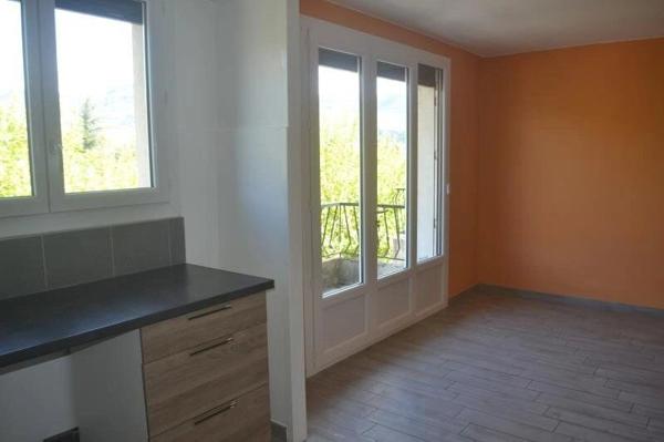 Location                                                      Appartement
                        
                     2 pièces                      44 m2                     à Millau