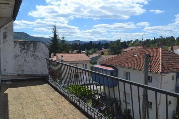 Location                                                      Appartement
                        
                     2 pièces                      44 m2                     à Millau