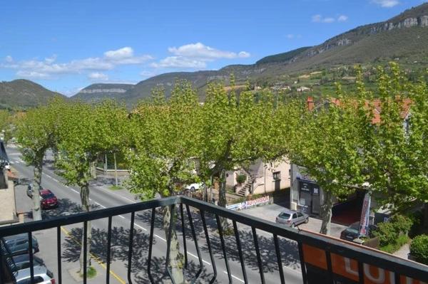 Location                                                      Appartement
                        
                     2 pièces                      44 m2                     à Millau