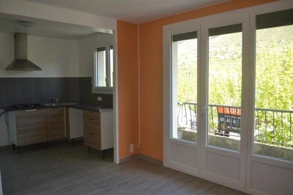 Location                                                      Appartement
                        
                     2 pièces                      44 m2                     à Millau