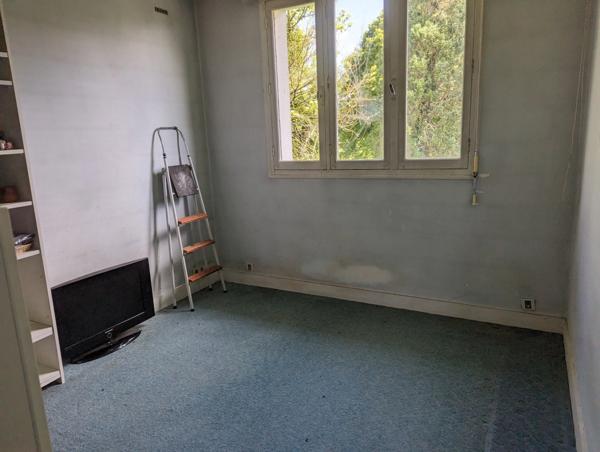 Maison à vendre GENSAC LA PALLUE (16) maison sur sous-sol avec son grand jardin