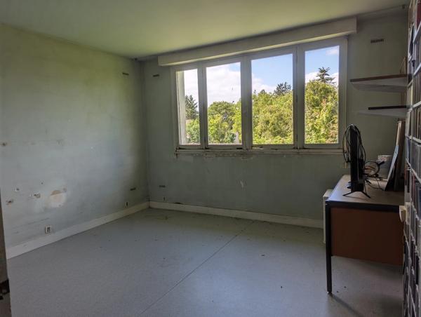 Maison à vendre GENSAC LA PALLUE (16) maison sur sous-sol avec son grand jardin