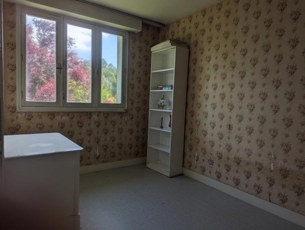 Maison à vendre GENSAC LA PALLUE (16) maison sur sous-sol avec son grand jardin