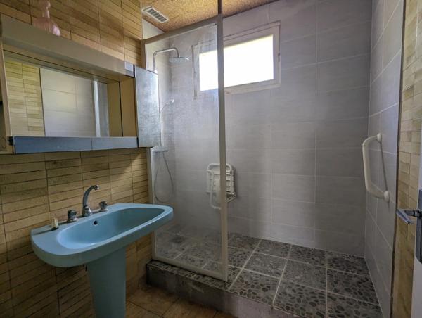 Maison à vendre GENSAC LA PALLUE (16) maison sur sous-sol avec son grand jardin