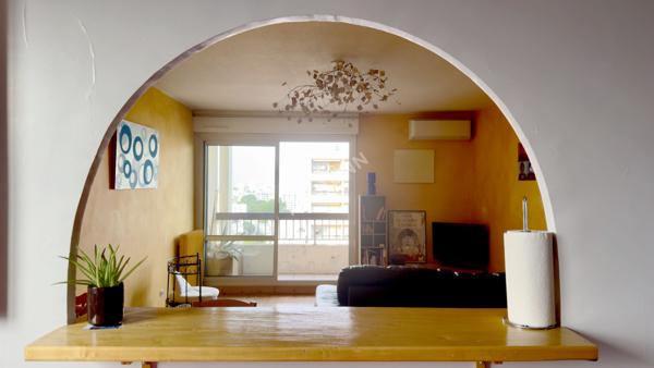 Appartement Villeurbanne T4 de 84.56 m² - étage élevé - cuisine équipée - balcon donnant sur le séjour et les chambres - cave et garage fermé