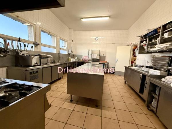 Commerce à vendre 15 pièces de 720 m²
