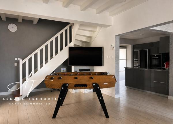 Maison 188 m² – 4 chambres – Piscine – Dépendances