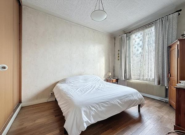 Maison  4 pièces de 126  m2  de surface.  85 m2  habitables quartier  GUIPONS