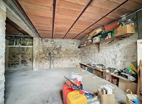 Maison  4 pièces de 126  m2  de surface.  85 m2  habitables quartier  GUIPONS