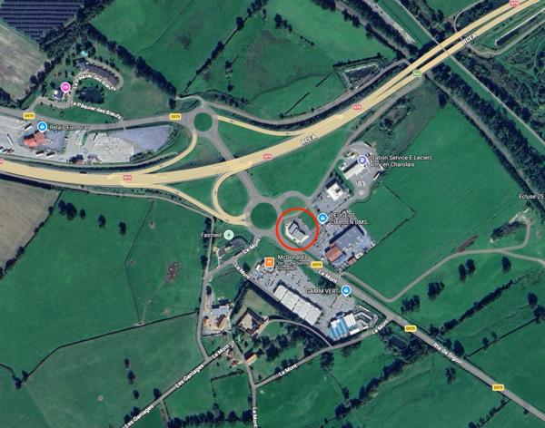 Restaurant + bureaux + appartement à louer VITRY EN CHAROLLAIS (71)-Emplacement n°1