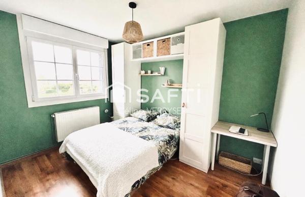 MAISON 5 CHAMBRES ,2 salles de bain, grand garage