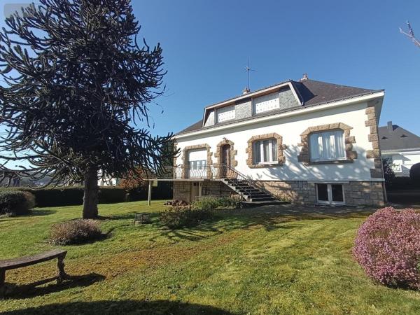 Maison à vendre à Pontivy dans le Morbihan (56300), ref : 56061-899