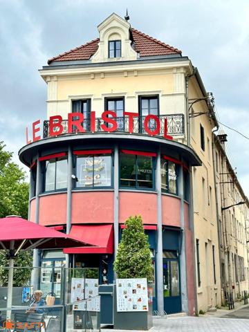 BÂTISSE DE CHARME A VENDRE AVEC BRASSERIE ET GÎTES