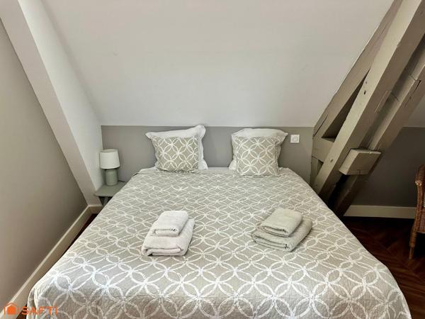 BÂTISSE DE CHARME A VENDRE AVEC BRASSERIE ET GÎTES