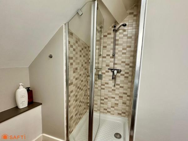 BÂTISSE DE CHARME A VENDRE AVEC BRASSERIE ET GÎTES