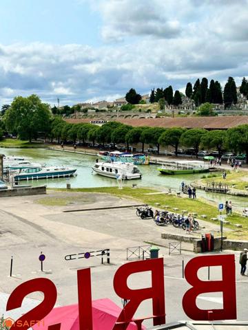 BÂTISSE DE CHARME A VENDRE AVEC BRASSERIE ET GÎTES