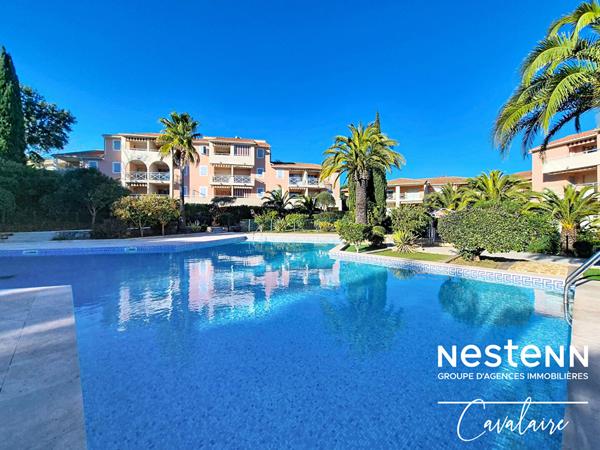 la Croix Valmer - Appartement à rénover d'environ 28 m² avec garage, terrasse et piscine