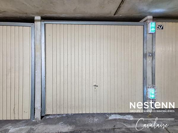 la Croix Valmer - Appartement à rénover d'environ 28 m² avec garage, terrasse et piscine