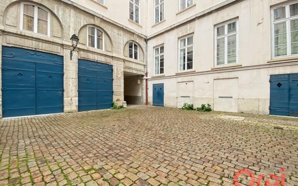 Appartement à vendre    4 pièces • 120,89 m2 Lyon 2