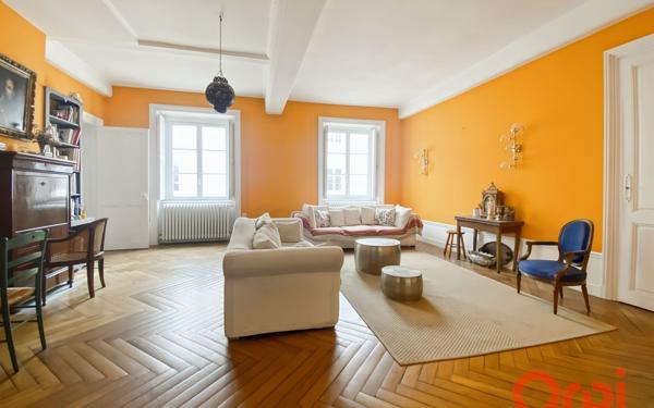 Appartement à vendre    4 pièces • 120,89 m2 Lyon 2