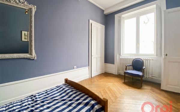 Appartement à vendre    4 pièces • 120,89 m2 Lyon 2