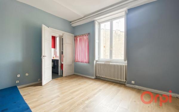 Appartement à vendre    4 pièces • 120,89 m2 Lyon 2