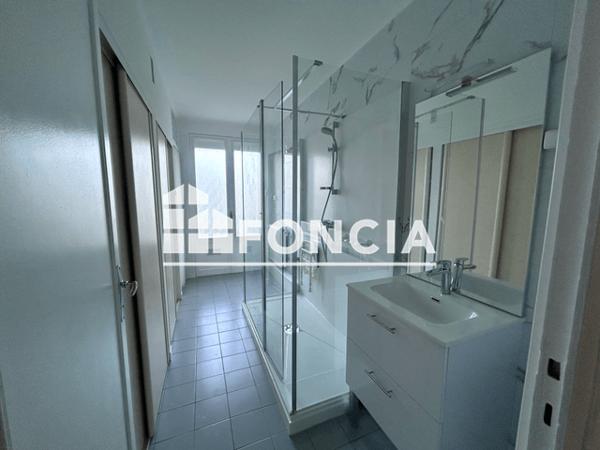 Location Appartement 3 pièces 73.79 m² - La Rochelle 17000