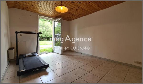 Maison à Bressuire, 79300 - 7 pièces 121m²