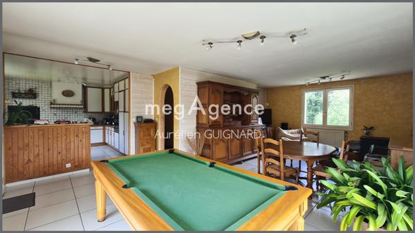 Maison à Bressuire, 79300 - 7 pièces 121m²