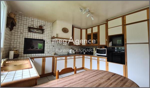Maison à Bressuire, 79300 - 7 pièces 121m²
