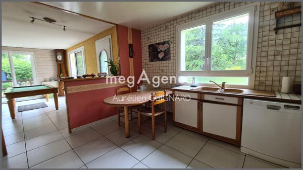 Maison à Bressuire, 79300 - 7 pièces 121m²