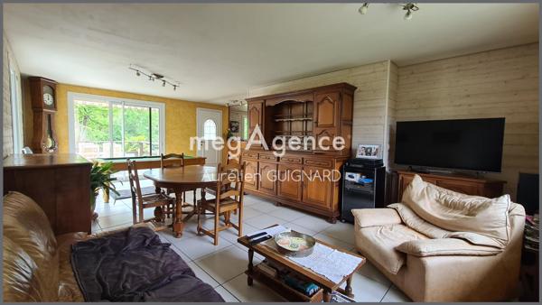 Maison à Bressuire, 79300 - 7 pièces 121m²