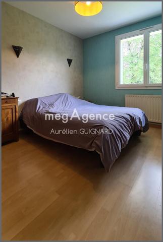 Maison à Bressuire, 79300 - 7 pièces 121m²