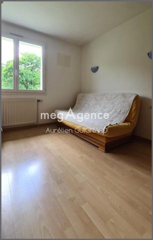 Maison à Bressuire, 79300 - 7 pièces 121m²