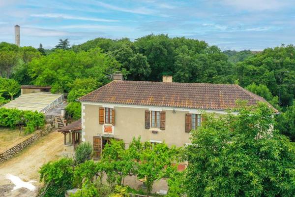 Maison 184 939 € Bonas 8 p 214 m² DPE F