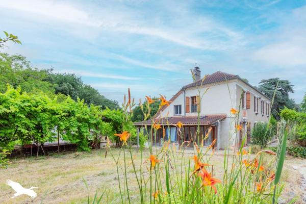 Maison 184 939 € Bonas 8 p 214 m² DPE F