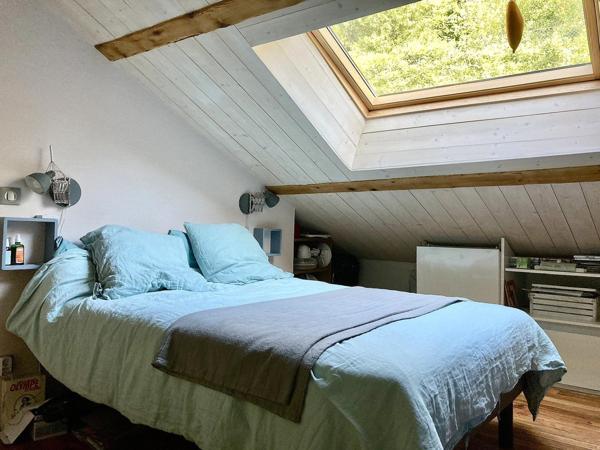 Appartement duplex avec piscine, jardin et vue