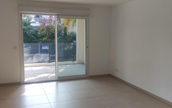 Appartement à louer    4 pièces •  Mandelieu-la-Napoule