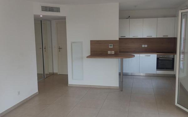 Appartement à louer    4 pièces •  Mandelieu-la-Napoule