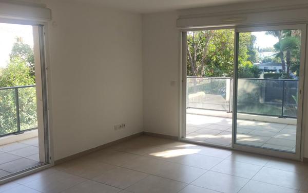 Appartement à louer    4 pièces •  Mandelieu-la-Napoule