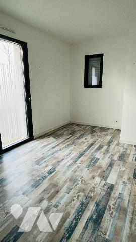 Maison contemporaine de 2022 - 6 pièces, 5 chambres - Vitré (35500)

Située à Vitré, cette ma...