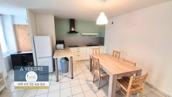 Quimper (29000) Un appartement de deux pièces principales entièrement rénové de 42 m²