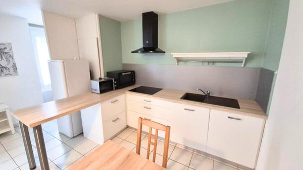 Quimper (29000) Un appartement de deux pièces principales entièrement rénové de 42 m²
