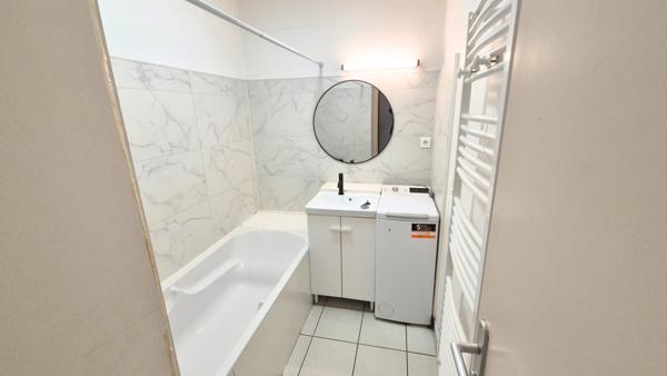 Quimper (29000) Un appartement de deux pièces principales entièrement rénové de 42 m²