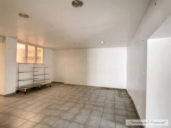 Dpt Sarthe (72), à vendre BESSE SUR BRAYE Local commercial ou habitation