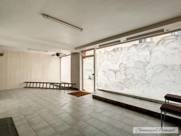 Dpt Sarthe (72), à vendre BESSE SUR BRAYE Local commercial ou habitation