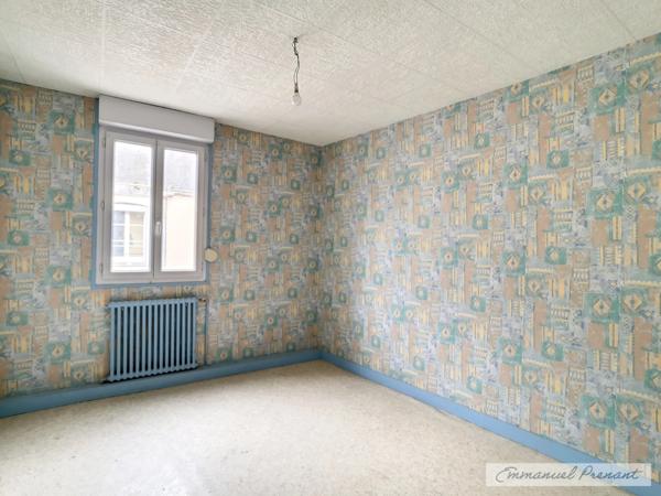 Dpt Sarthe (72), à vendre BESSE SUR BRAYE Local commercial ou habitation