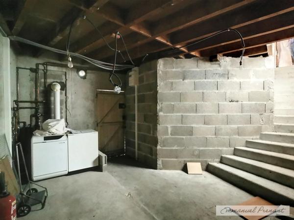 Dpt Sarthe (72), à vendre BESSE SUR BRAYE Local commercial ou habitation