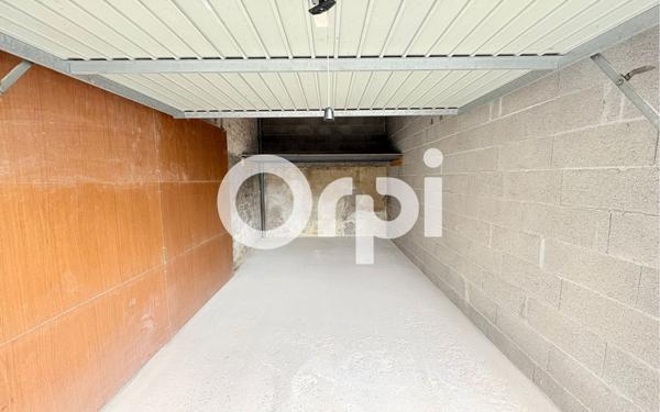 Stationnement à louer    15 m2 Surgères