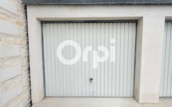 Stationnement à louer    15 m2 Surgères